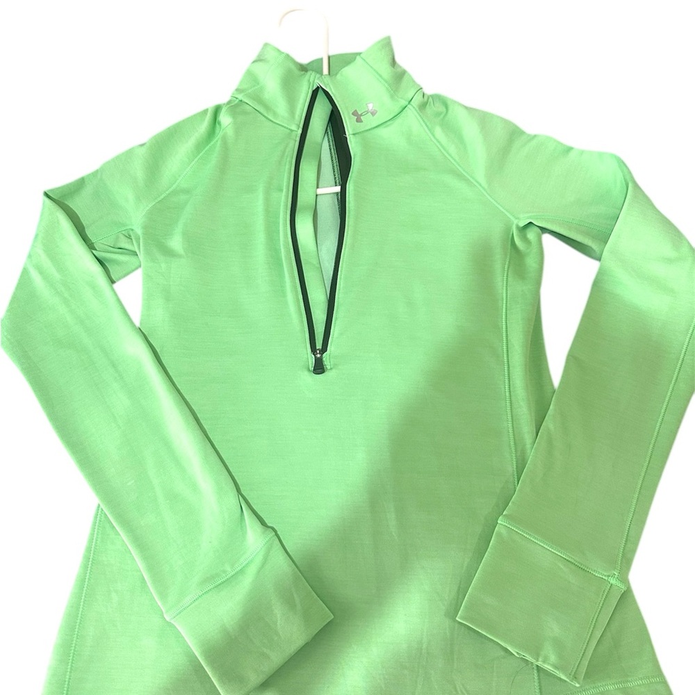 Under Armour Women's Green Pullover Top